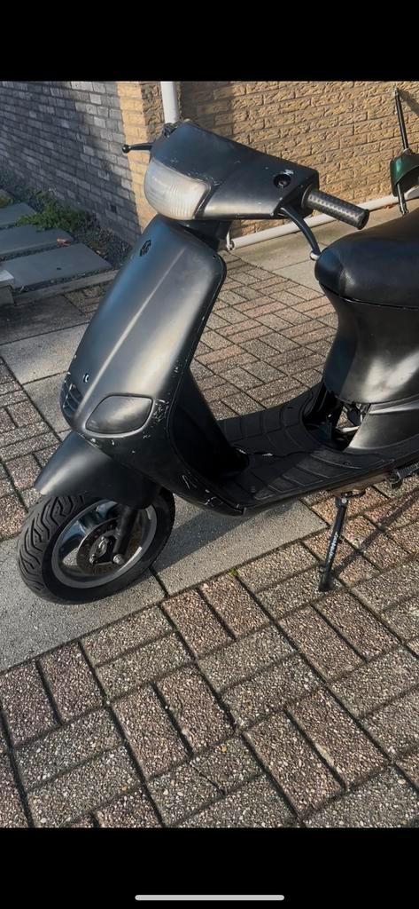 Type 3 project (geen wok), Fietsen en Brommers, Scooters | Piaggio, Zo goed als nieuw, Zip, Maximaal 25 km/u, Tweetakt, Ophalen