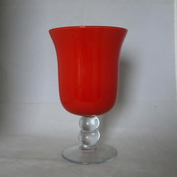 Decoratieve vaas. Boheems glas.  beschikbaar voor biedingen