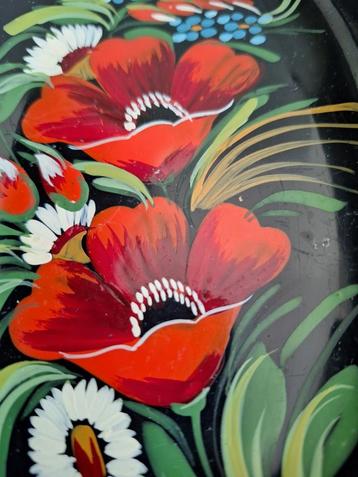 Vintage ovale schaal Klaprozen handpainted Oost-Europa  beschikbaar voor biedingen