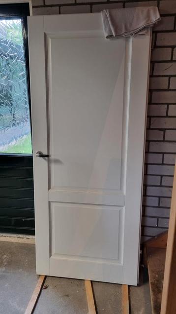 Binnendeur beschikbaar voor biedingen