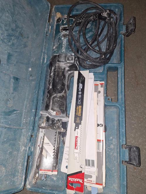 Makita JR3050T Reciprozaag met Zaagbladen, Doe-het-zelf en Verbouw, Gereedschap | Zaagmachines, Gebruikt, Reciprozaag, 600 tot 1200 watt