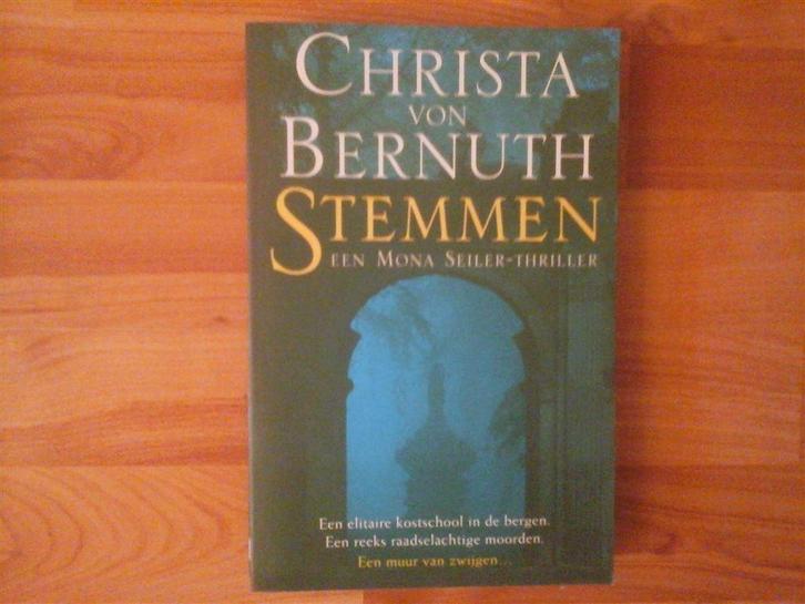 T1-christa von bernuth-stemmen, Boeken, Thrillers, Nieuw, Nederland, Ophalen of Verzenden