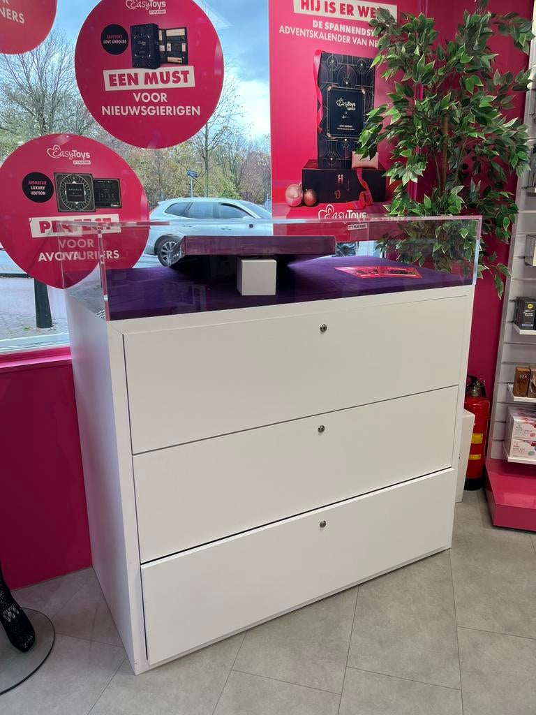 Witte balie- of winkelvitrine, Huis en Inrichting, Kasten | Overige, Ophalen, Zo goed als nieuw