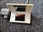 Witte Nintendo DS lite met 1 spel en adaptor, Spelcomputers en Games, Spelcomputers | Nintendo DS, Ophalen, Zo goed als nieuw