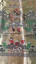 Chinees tafelkleed goud kleur 190/141, Huis en Inrichting, Tafelkleden, Gebruikt, Etten-Leur, DJT@dejuistetoon.eu, Ophalen of Verzenden