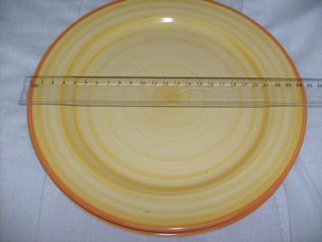 NIEUW platte borden geel met oranje rand, doorsnee 24 cm
