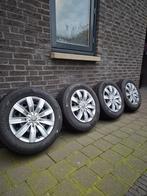 VW Tiguan stalen velgen, wieldoppen met winterbanden, Auto-onderdelen, Banden en Velgen, Banden en Velgen, 17 inch, Personenwagen