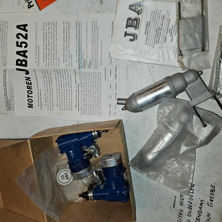 2 X JBA 52A motoren 8,6cc, Hobby en Vrije tijd, Modelbouw | Radiografisch | Vliegtuigen, Zo goed als nieuw, Nitro, RTF (Ready to Fly)