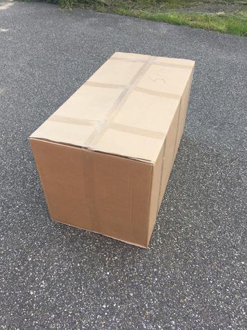 Grote dozen - 100 x 50 x 50 cm - dubbelgolf - onbedrukt beschikbaar voor biedingen