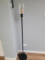 Stijlvolle Staande Lamp met Glazen Kap, Ophalen, Zo goed als nieuw, Glas, Modern