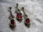 Mooie Sierlijke Zilveren Set Heldere Granaat en Markesiet, Sieraden, Tassen en Uiterlijk, Antieke sieraden, Verzenden, Zilver