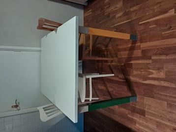 Gezellige eettafel 120 x 80 + 2 stoelen tafel  beschikbaar voor biedingen