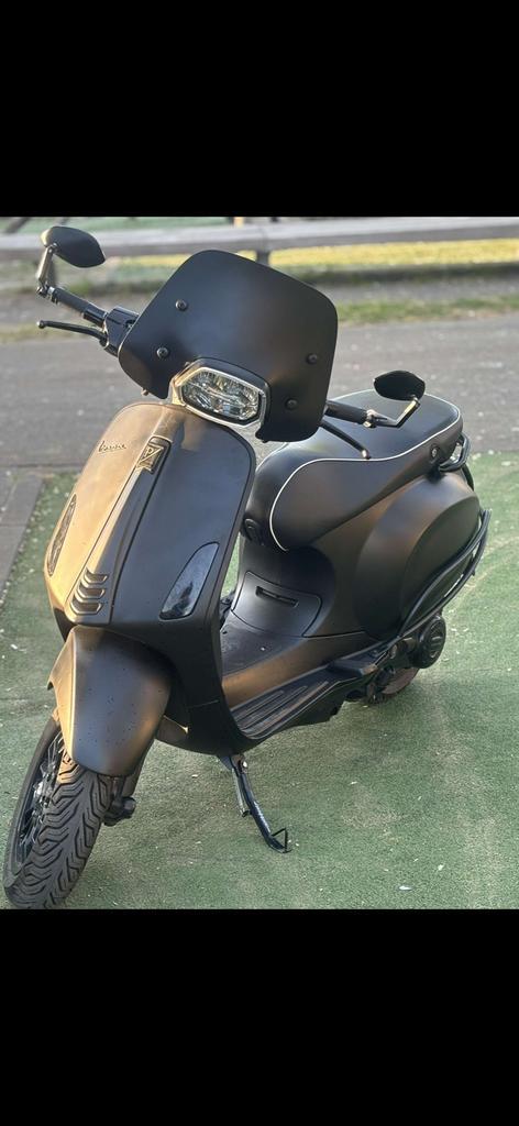 Vespa sprint 2018, Fietsen en Brommers, Scooters | Vespa, Gebruikt, Maximaal 45 km/u, Benzine, Ophalen