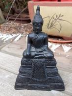 Cambodja "Boeddha op Troon" gegoten in Polystone, Antiek en Kunst, Ophalen of Verzenden