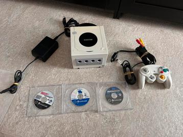 Mooie witte Nintendo gamecubemet controller beschikbaar voor biedingen