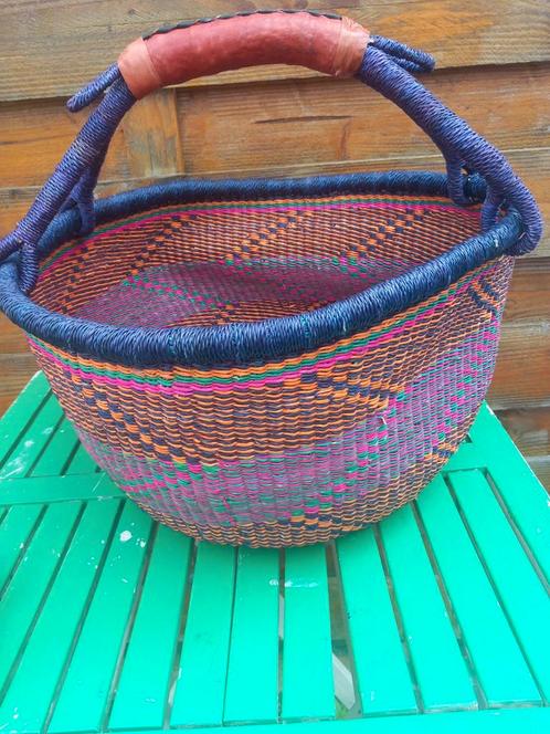 Bolgatanga mand nieuwe collectie uit het Noorden van Ghana, Huis en Inrichting, Woonaccessoires | Schalen en Manden, Nieuw, Rond
