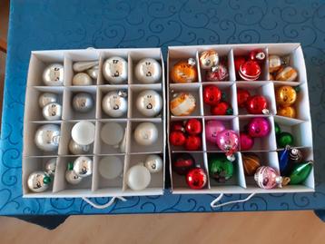 50 Kerstballen  beschikbaar voor biedingen