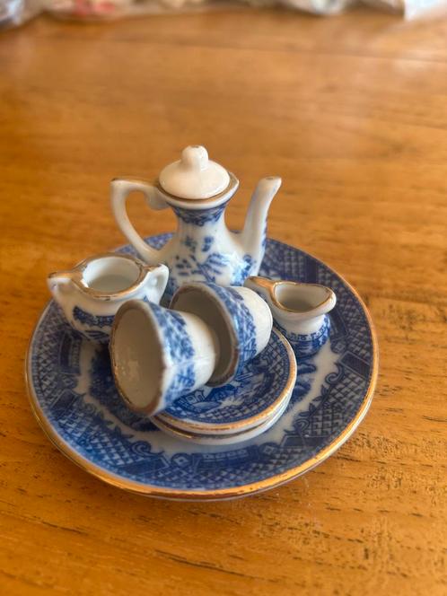 Chinees Porseleinen Poppenserviesje Willow Pattern, Antiek en Kunst, Antiek | Porselein, Ophalen of Verzenden