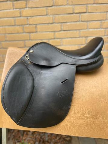 Lexis zwart springzadel 16,5 inch (passervice incl op maat) beschikbaar voor biedingen