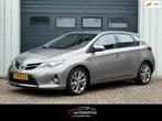 Toyota Auris 1.8 Hybrid Lease NAVI / CLIMA / CRUISE / APK, Gebruikt, 4 cilinders, 26 km/l, Start-stop-systeem