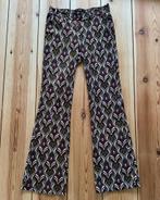 Flared Broek Y-Conic - Groen Zwart Rood - XS / Small 34 36, Kleding | Dames, Broeken en Pantalons, Ophalen of Verzenden, Zo goed als nieuw