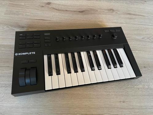 Native Instruments Komplete Kontrol A25, Muziek en Instrumenten, Midi-apparatuur, Zo goed als nieuw, Ophalen of Verzenden