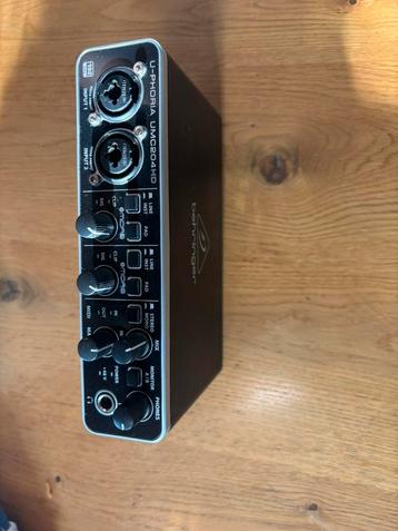 Behringer U‑Phoria UMC204HD audio interface beschikbaar voor biedingen