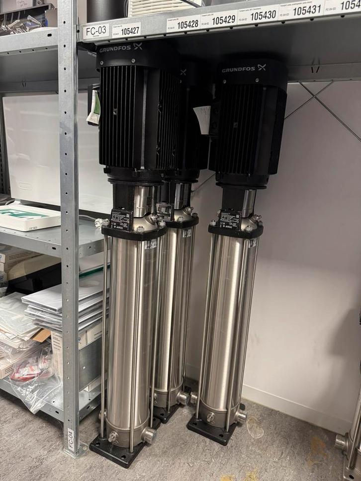 3 Nieuwe Grundfos Pompen MG100lc2-28ft130-h3, Doe-het-zelf en Verbouw, Motoren, Nieuw, Elektromotor, Ophalen