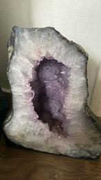 Amethist geode 14,7 kilo, Verzamelen, Mineralen en Fossielen, Ophalen of Verzenden