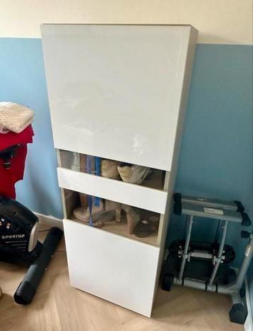 Servies/schoenen/Kleding/Opberg kast. Eiken/wit/glas