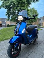 Vespa sprint 2019 Marino blue, Fietsen en Brommers, Scooters | Vespa, Ophalen, Overige modellen, Zo goed als nieuw, Benzine