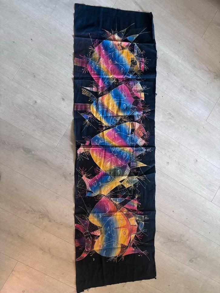 Batik Doek - Kleurrijk Kunstwerk 154x44 cm, Antiek en Kunst, Antiek | Kleden en Textiel, Ophalen of Verzenden