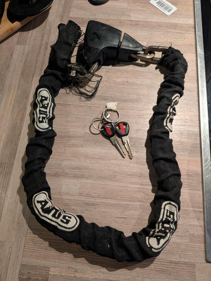 ABUS fietsslot / scooter slot met reserve sleutel 100cm, Fietsen en Brommers, Fietsaccessoires | Fietssloten, Zo goed als nieuw