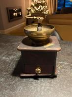 Antieke houten koffiemolen met messing maler, Ophalen of Verzenden