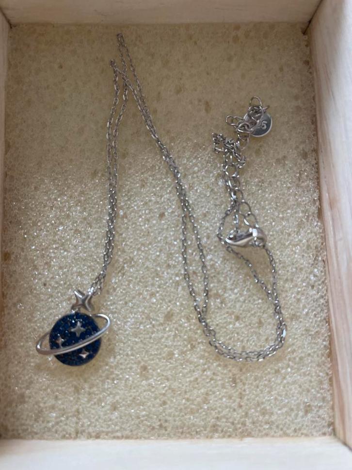 Zilveren Ketting Planeet Hanger, Sieraden, Tassen en Uiterlijk, Kettingen, Zo goed als nieuw, Zilver, Met hanger, Ophalen of Verzenden