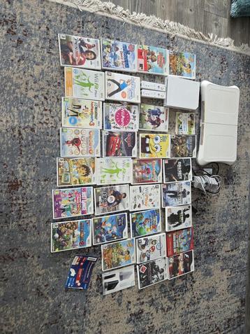 Te koop wii met vele toebehoren en spellen beschikbaar voor biedingen
