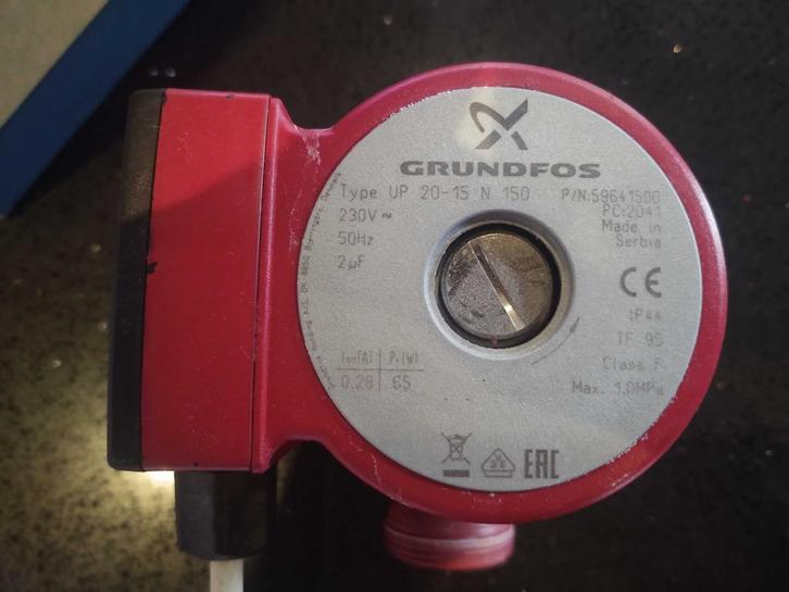 Grundfos tapwaterpomp, Doe-het-zelf en Verbouw, Verwarming en Radiatoren, Gebruikt, Overige typen, Minder dan 200 watt, Minder dan 30 cm