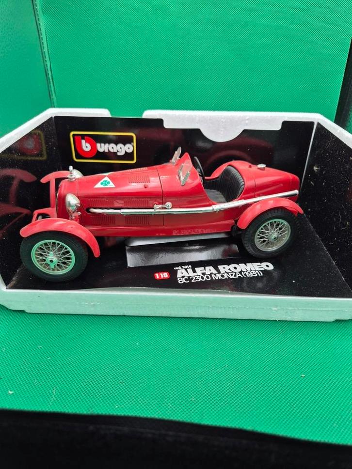 176 alfa romeo 8c 2300 monza 1/18 bburago, Hobby en Vrije tijd, Modelauto's | 1:18, Zo goed als nieuw, Bburago, Ophalen of Verzenden
