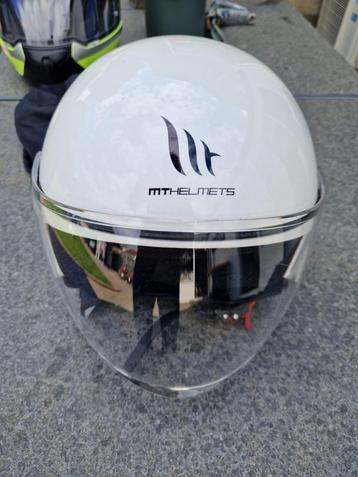 Nieuwe helder witte MT Helmets valhelm met hoes + brocante. beschikbaar voor biedingen