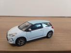 Burago.  CITROEN DS3.  wit met lichtblauw dak., Hobby en Vrije tijd, Modelauto's | 1:43, Overige merken, Ophalen of Verzenden