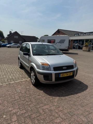 Ford Fusion 1.4 16V 2006 Grijs beschikbaar voor biedingen