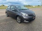 Toyota Yaris 1.3 VVT-i Comfort 5DR Airco/Navi/Camera/N.APK, Voorwielaandrijving, Euro 5, Stof, Zwart