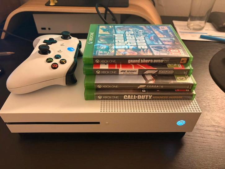 Xbox One S 500GB + Controller + 4 Games, Spelcomputers en Games, Games | Xbox One, Zo goed als nieuw, 1 speler, Vanaf 3 jaar, Ophalen