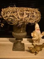 Gietijzeren vaas met krans, Overige materialen, Gebruikt, Zwart, Ophalen of Verzenden