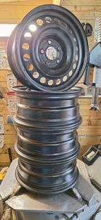 Set 16 inch stalen velgen Captur ASX Juke Bigster Duster, Auto-onderdelen, Banden en Velgen, Ophalen, Overige, Gebruikt, Velg(en)
