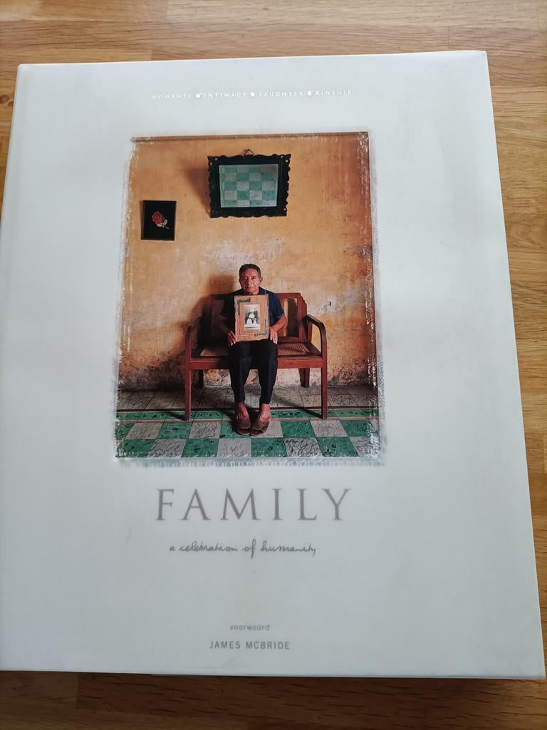 Family: A Celebration of Humanity - Fotoboek, Boeken, Ophalen of Verzenden, Zo goed als nieuw, Fotografie algemeen, James McBride