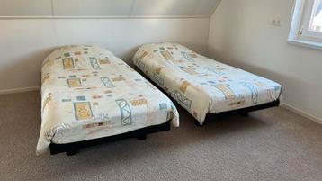 2x Bed 90x200 beschikbaar voor biedingen
