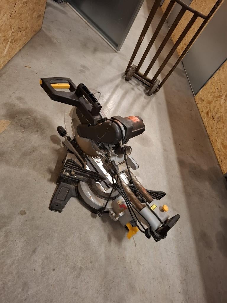 Afkortzaag 305 mm HBM huismerk, Doe-het-zelf en Verbouw, Gereedschap | Zaagmachines, Ophalen, Gebruikt, 70 mm of meer, HBM