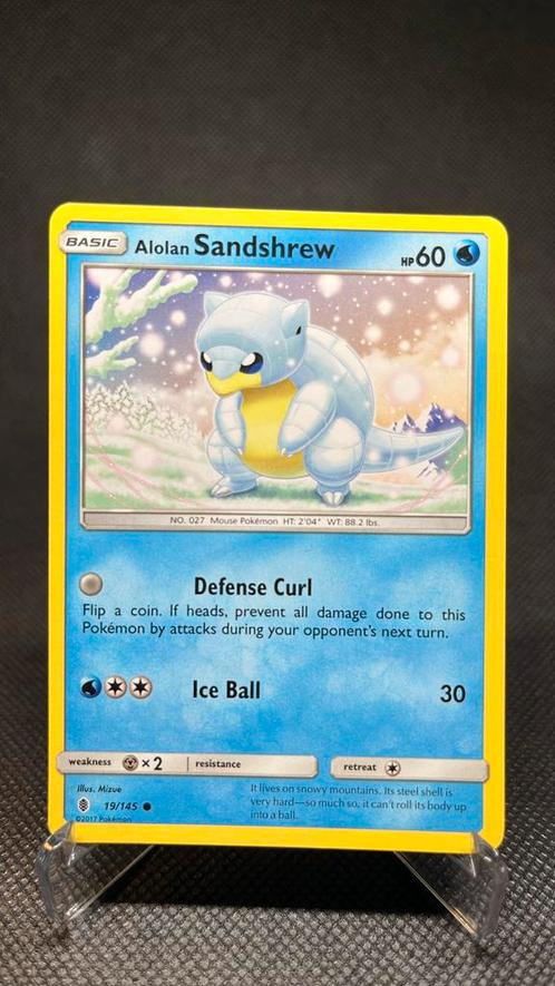 Alolan Sandshrew 19/145 Guardians Rising NM, Hobby en Vrije tijd, Verzamelkaartspellen | Pokémon, Zo goed als nieuw, Meerdere kaarten