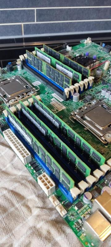 Dual Xeon mainboard, CPU's en 96GB RAM beschikbaar voor biedingen
